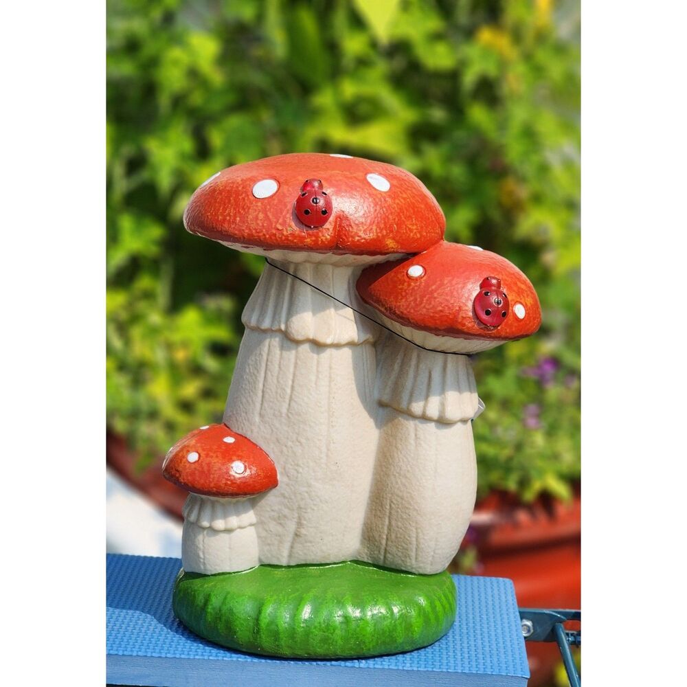 Mainstays Solar LED 3 Mushroom Statue 10" tall Hollow resin NWT